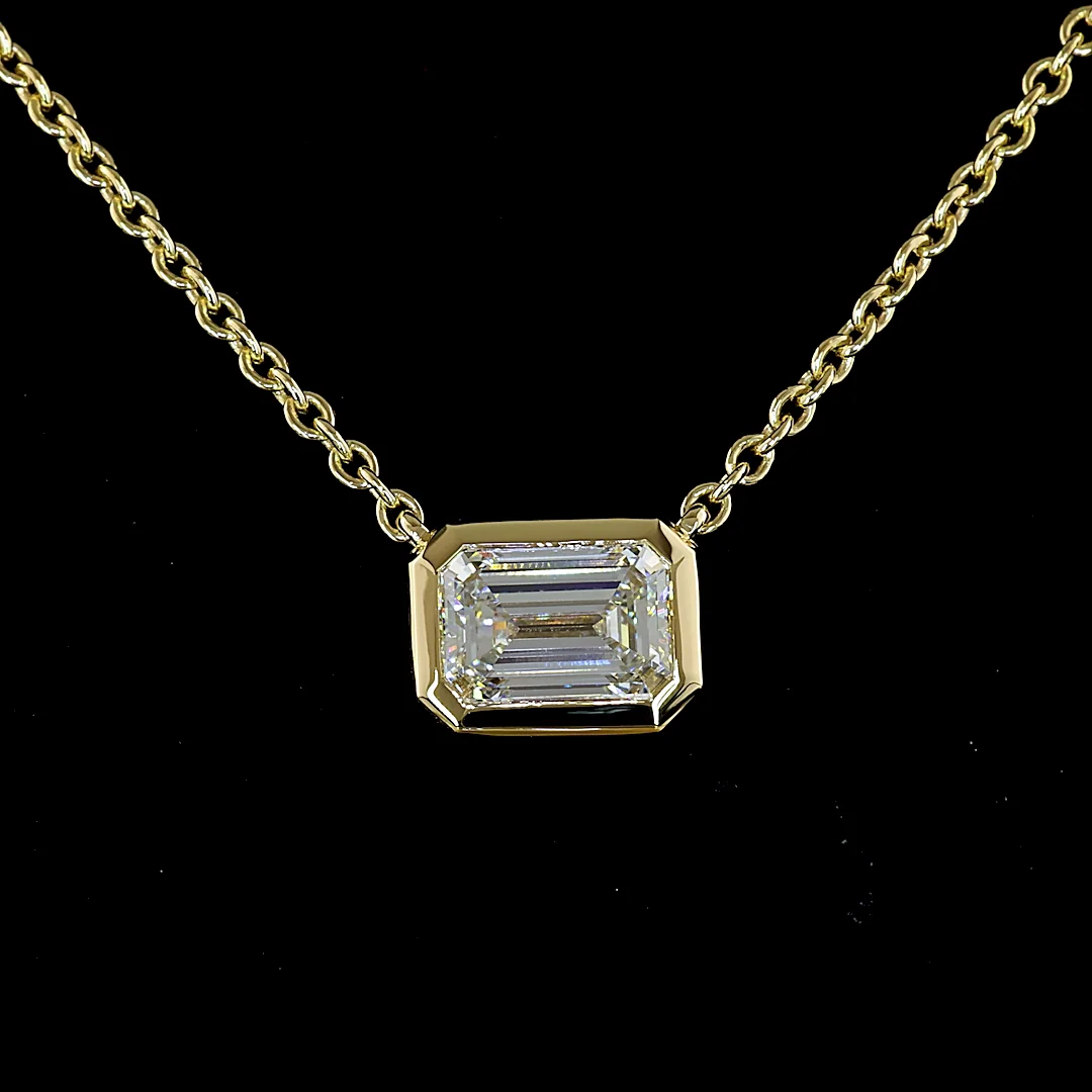 1.76 Cts 14k Yellow Gold Emerald Shape Solitaire Pendant - Image 3