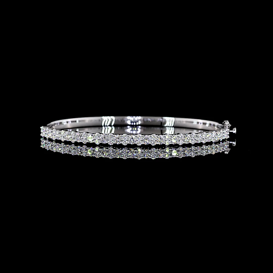2.55 Cts 14k White Gold Round Shape Bangles Bracelet - Video