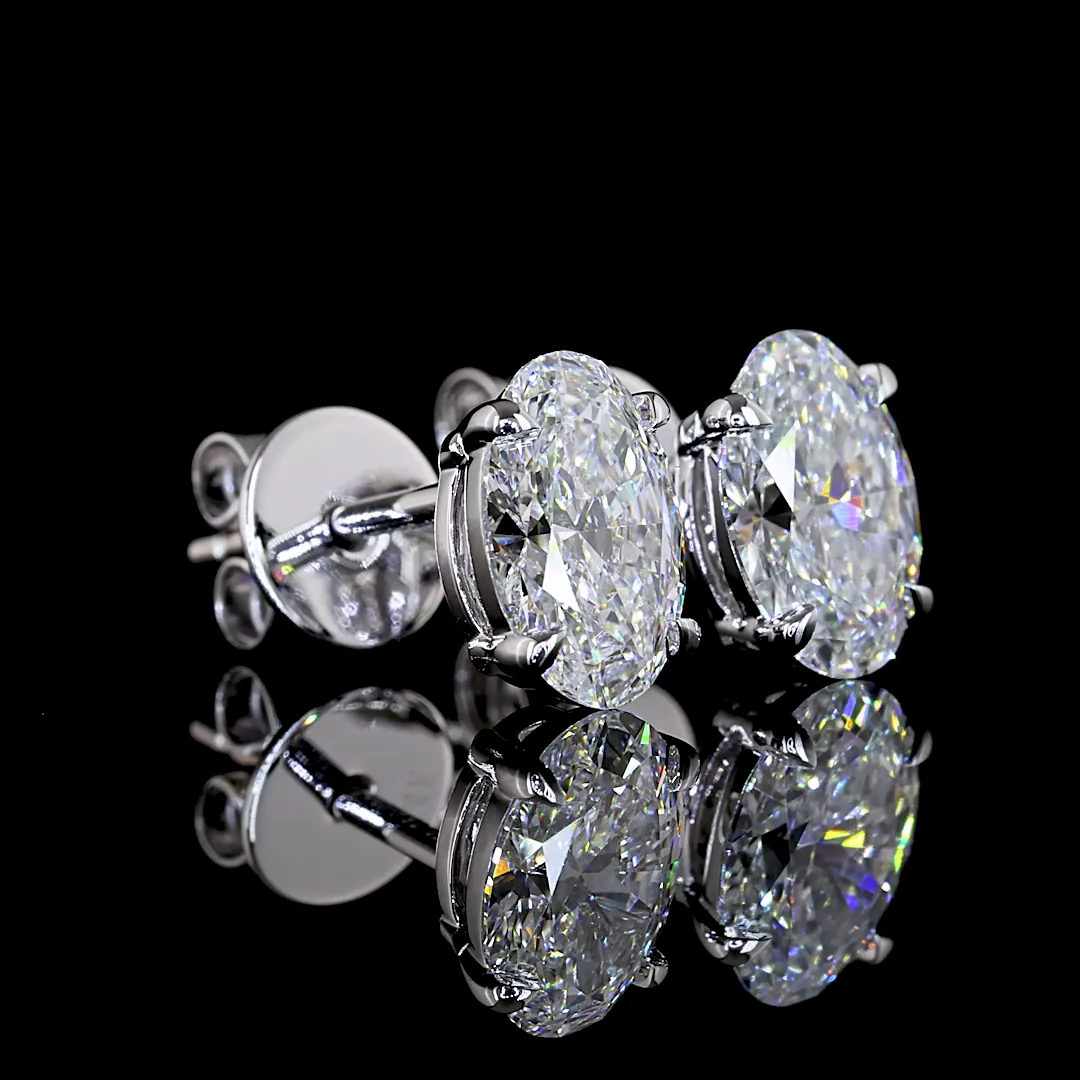 1.55 Cts 18k White Gold Oval Shape Studs Earring - Image 2