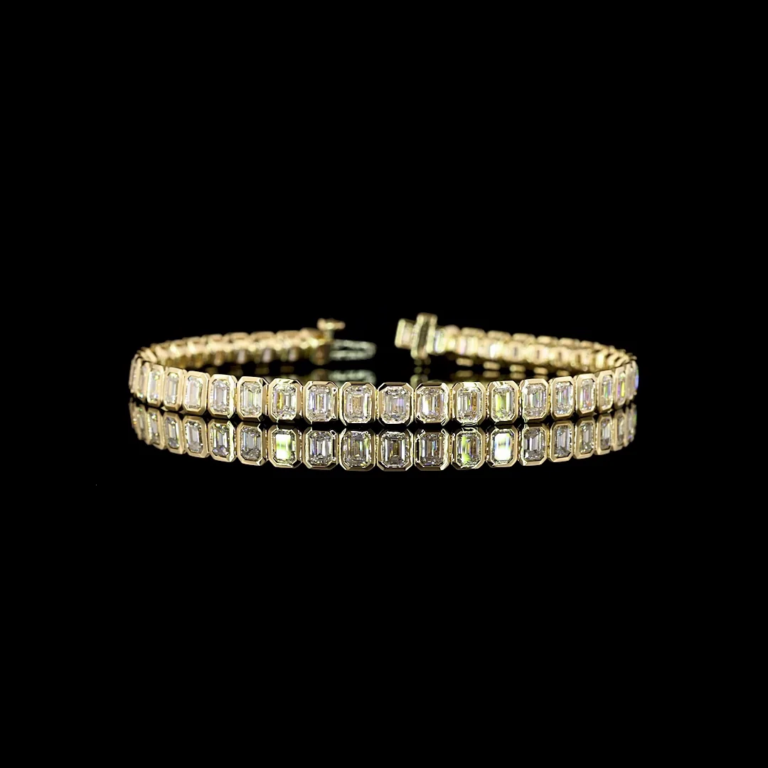 8.18 Cts 14k Yellow Gold Emerald Shape Tennis Bracelet - Video