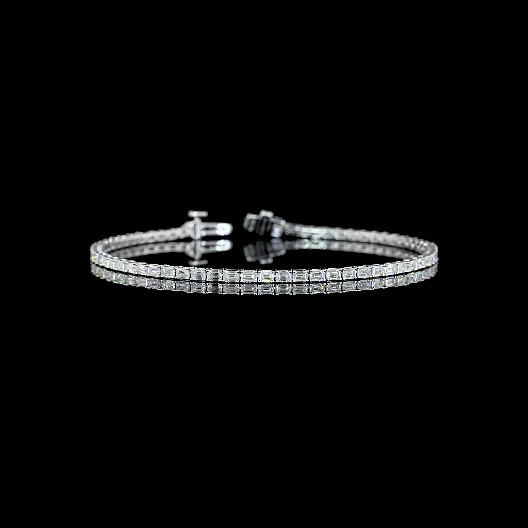 2.98 Cts 14k White Gold Emerald Shape Tennis Bracelet - Video