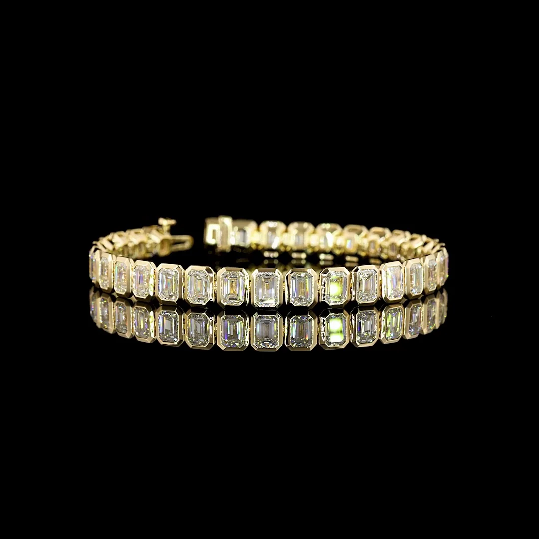 18.13 Cts 14k Yellow Gold Emerald Shape Tennis Bracelet - Video