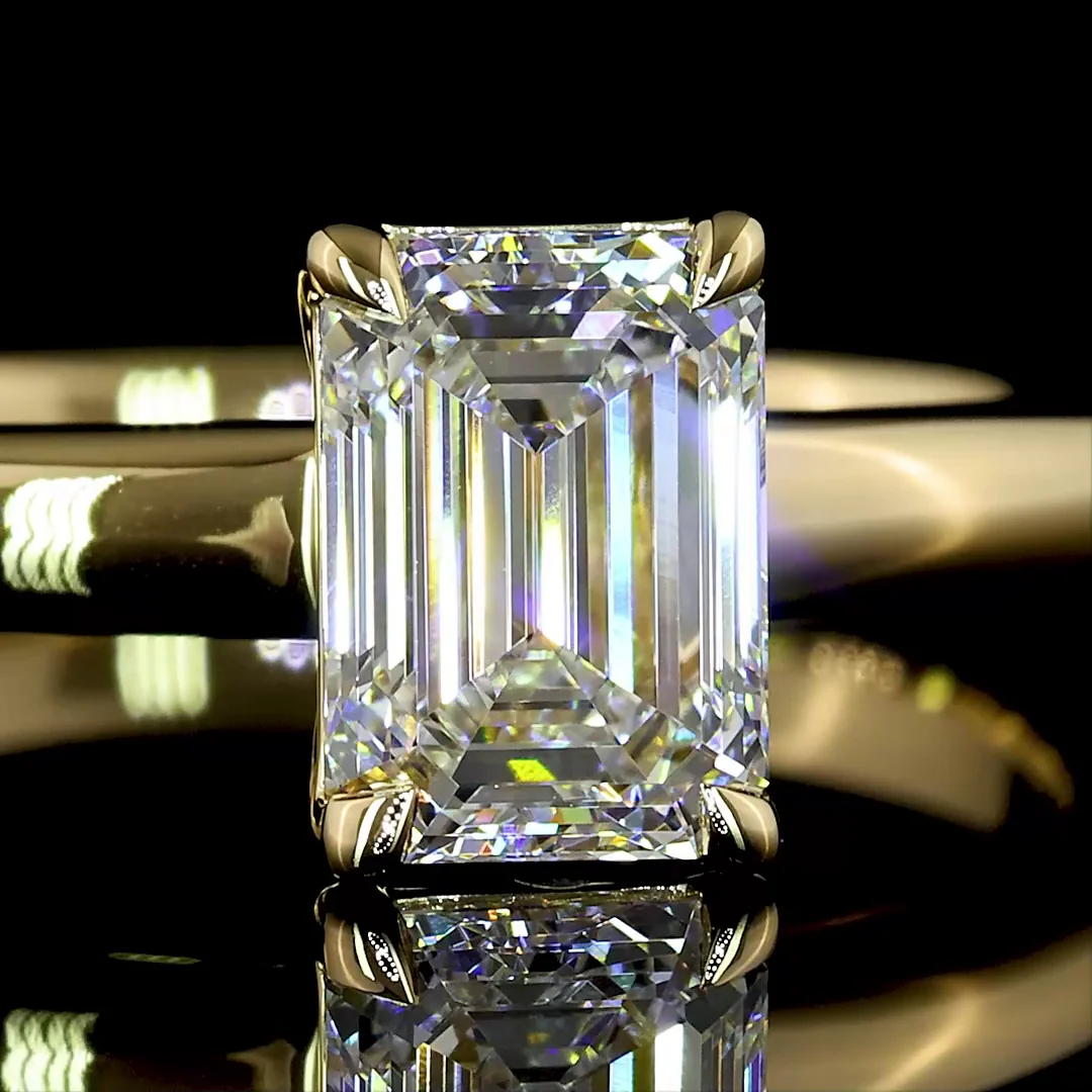 1.02 Cts 14k Yellow Gold Emerald Shape Solitaire Ring - Image 3