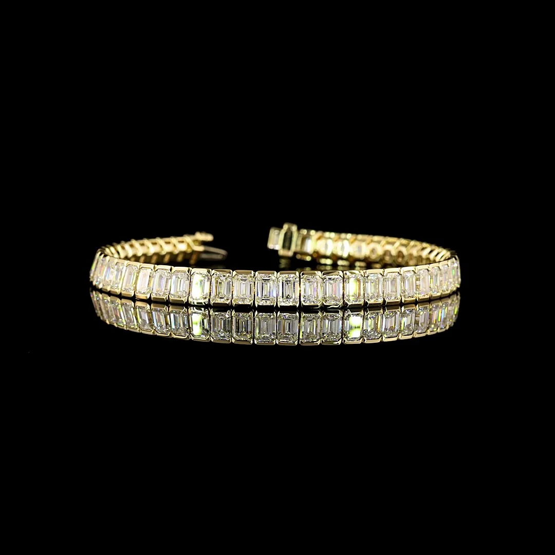 15.86 Cts 14k Yellow Gold Emerald Shape Tennis Bracelet - Video