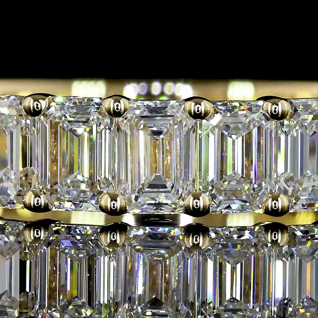 1.88 Cts 14k Yellow Gold Emerald Shape Half Eternity Eternity Band - Image 3