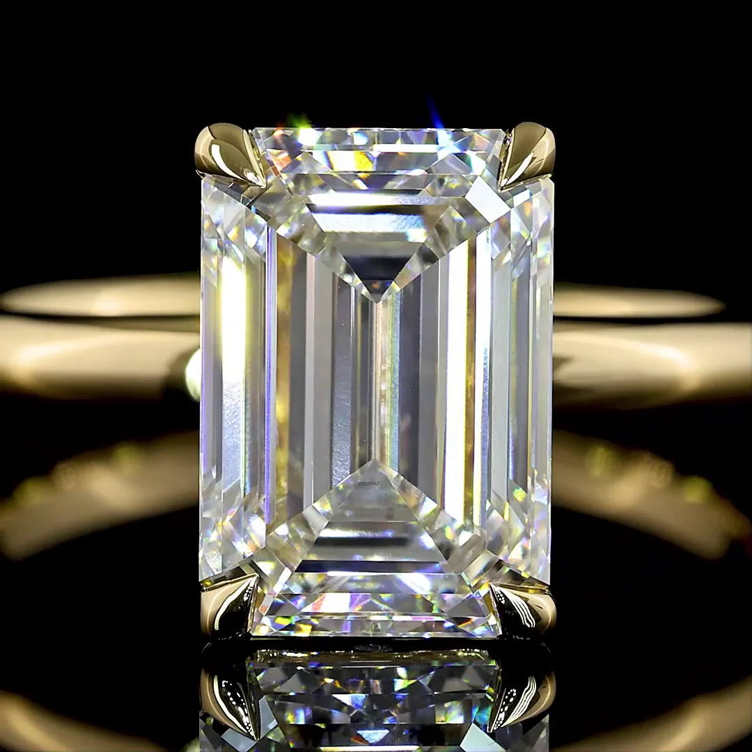 3.02 Cts 14k Yellow Gold Emerald Shape Solitaire Ring - Image 3