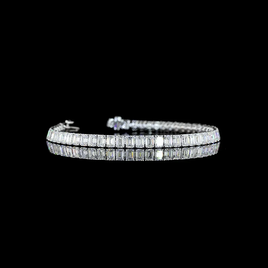 10.61 Cts 14k White Gold Emerald Shape Tennis Bracelet - Video