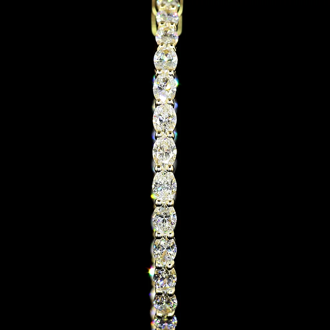 3.08 Cts 14k Yellow Gold Oval Shape Hoops Earring - Image 2