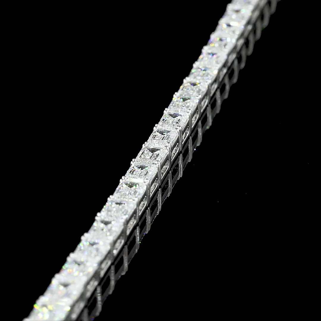 6.9 Cts 14k White Gold Emerald Shape Tennis Bracelet - Image 3