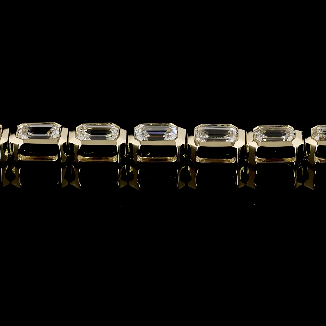 4.2 Cts 14k Yellow Gold Emerald Shape Tennis Bracelet - Image 4