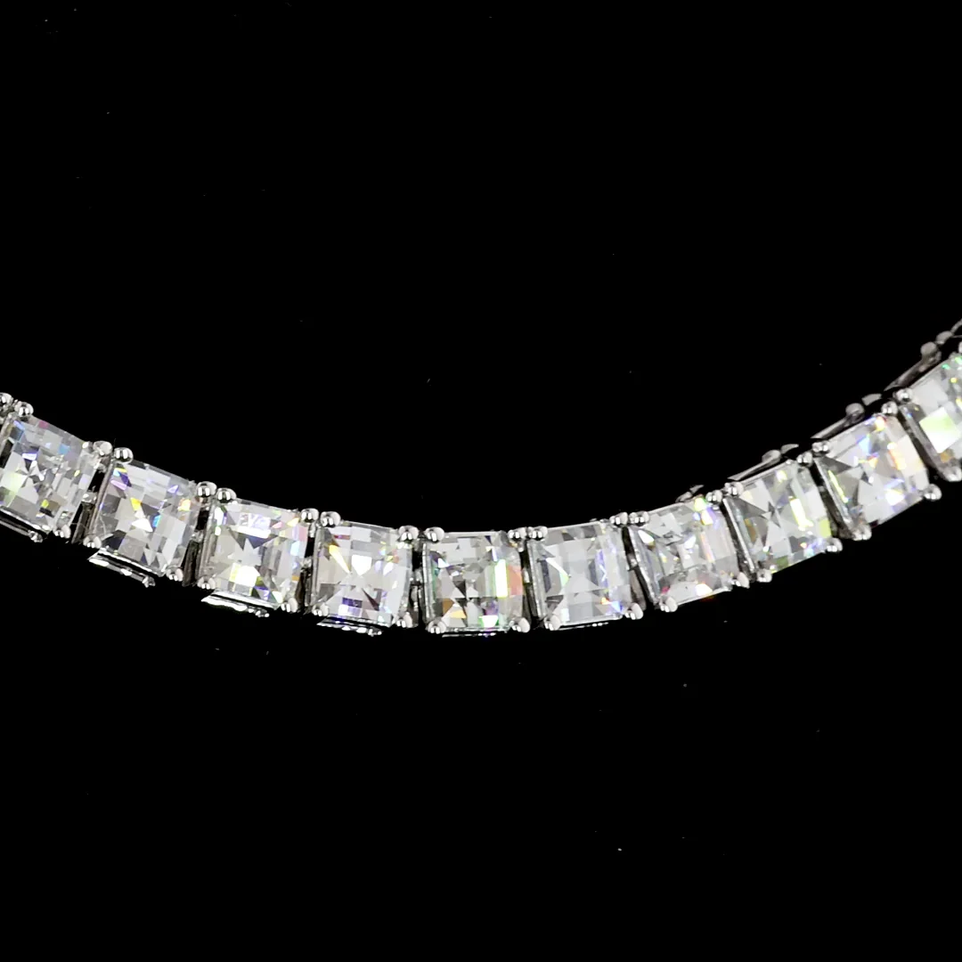 20.01 Cts 14k White Gold Antique Asscher Shape Tennis Necklace - Image 3