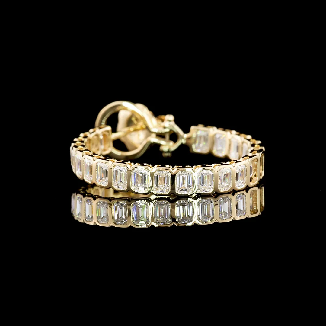 3.99 Cts 14k Yellow Gold Emerald Shape Omega Hoops Earring - Image 4