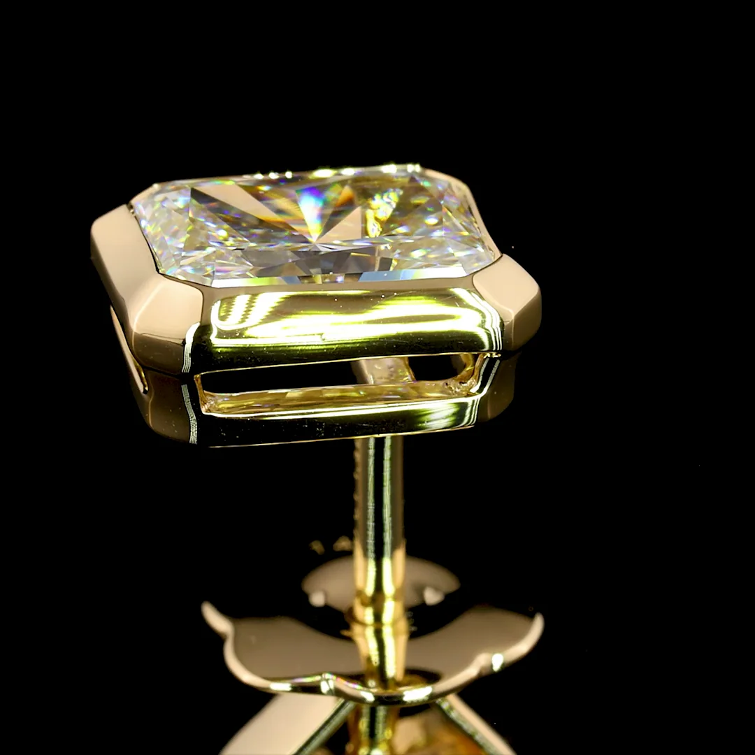 1.52 Cts 14k Yellow Gold Radiant Shape Studs Earring - Image 4