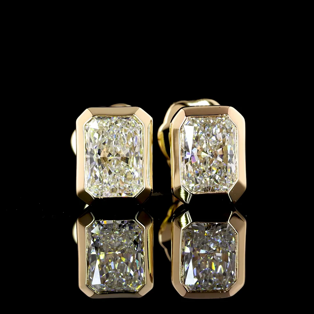 1.52 Cts 14k Yellow Gold Radiant Shape Studs Earring - Video