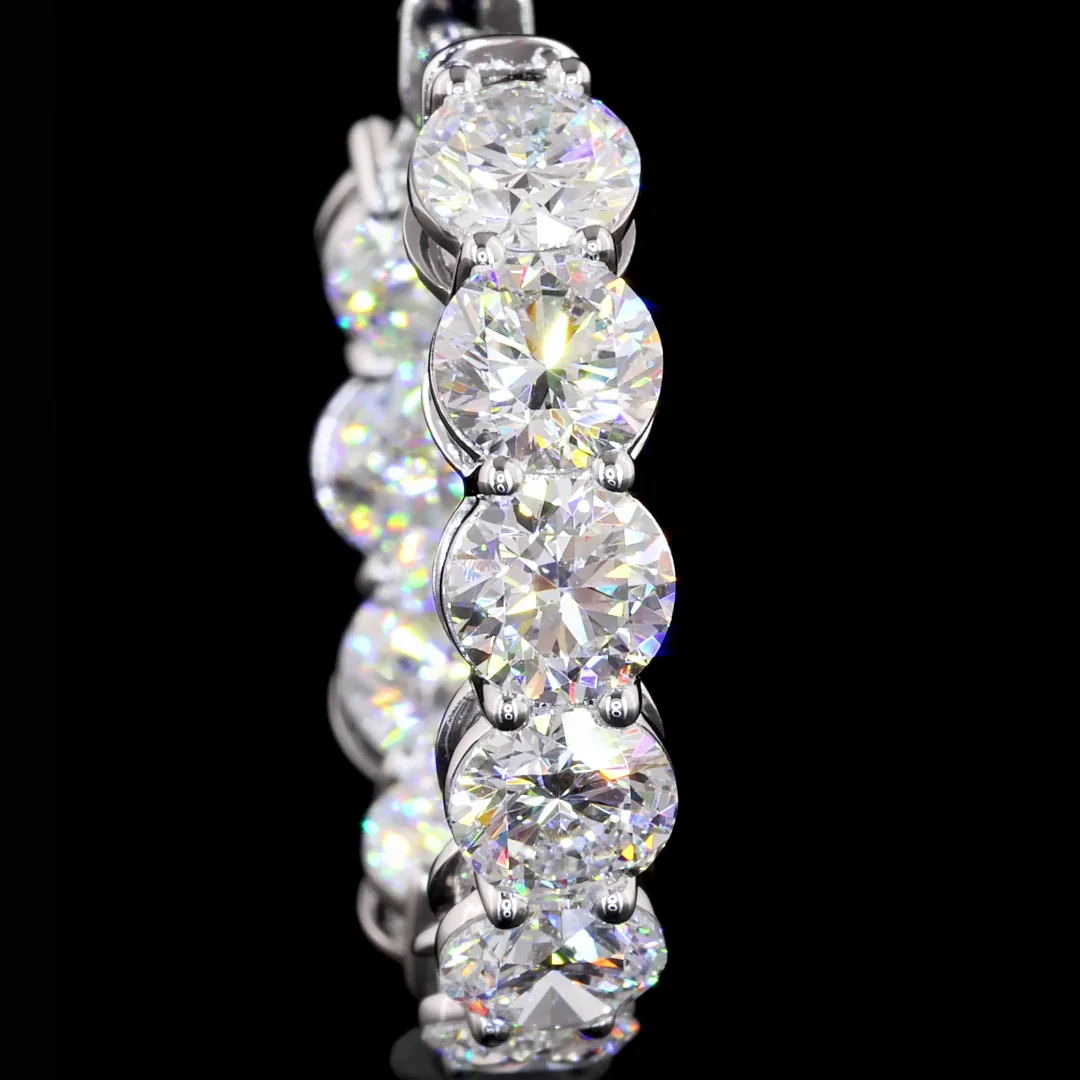 6.67 Cts 18k White Gold Round Shape Hoops Earring - Image 3