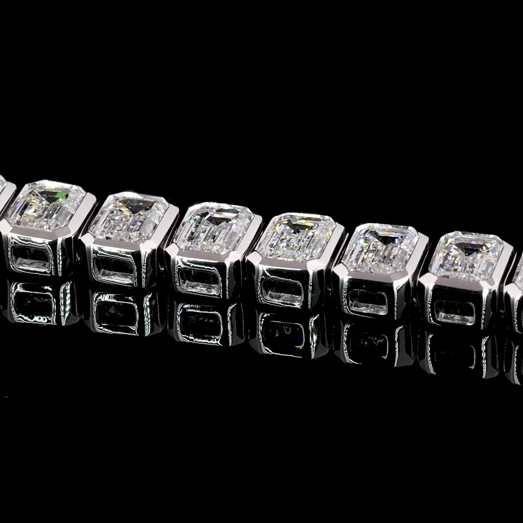 9.06 Cts 14k White Gold Emerald Shape Tennis Bracelet - Image 4