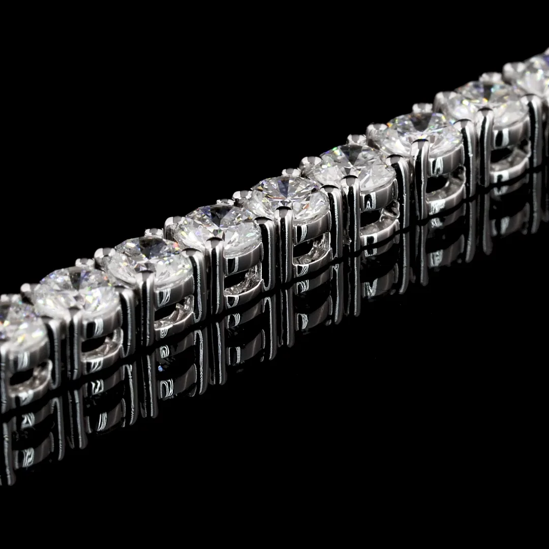 3.98 Cts 14k White Gold Round Shape Tennis Bracelet - Image 4