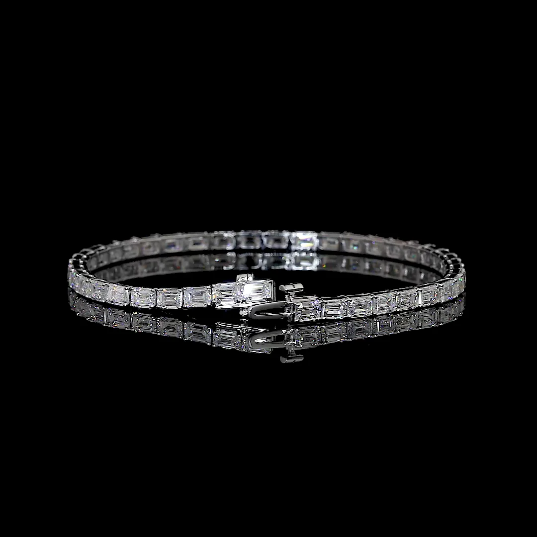4.33 Cts 14k White Gold Emerald Shape Tennis Bracelet - Image 2