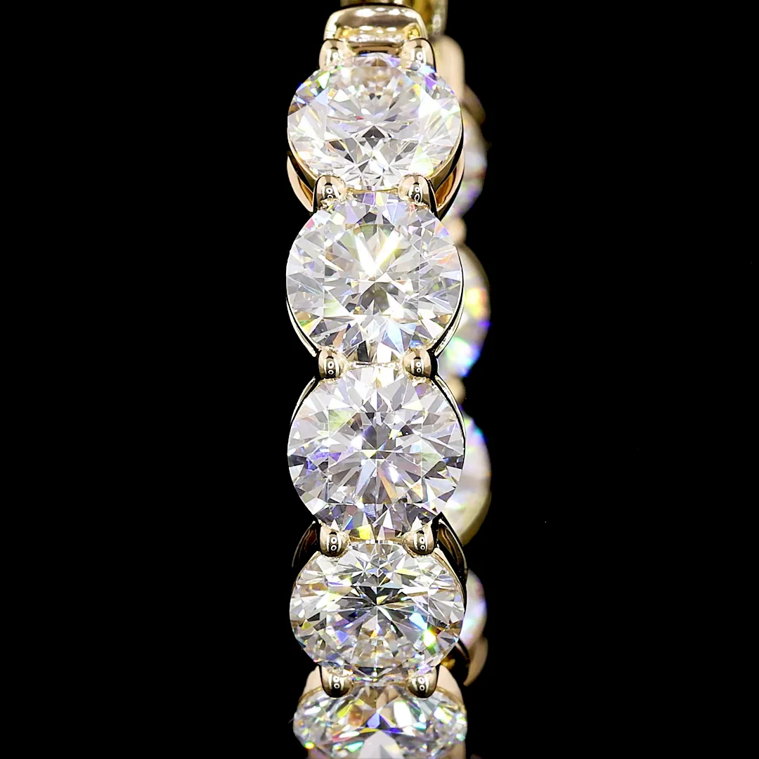 6.68 Cts 18k Yellow Gold Round Shape Hoops Earring - Image 3