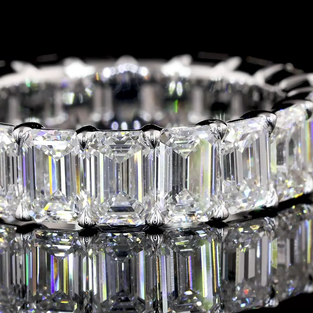 5.72 Cts 14k White Gold Emerald Shape Eternity Band Eternity Band - Image 2