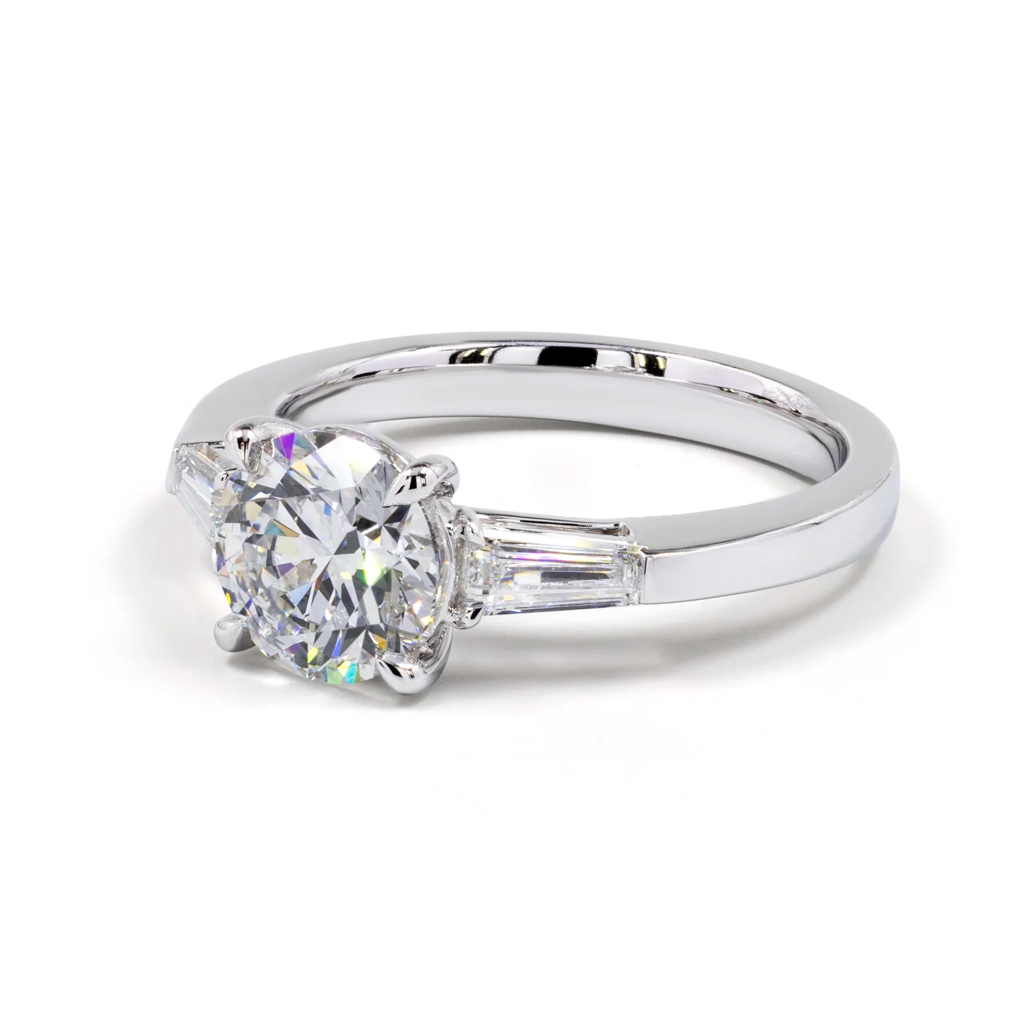 3.77 Cts 14k White Gold Round Shape 3 Stones Ring - Image 2