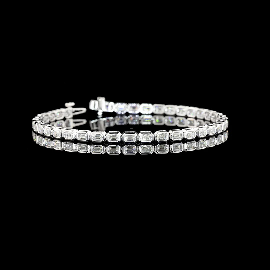 4.95 Cts 14k White Gold Emerald Shape Tennis Bracelet