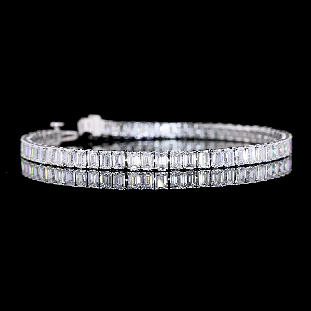 9.76 Cts 14k White Gold Emerald Shape Tennis Bracelet