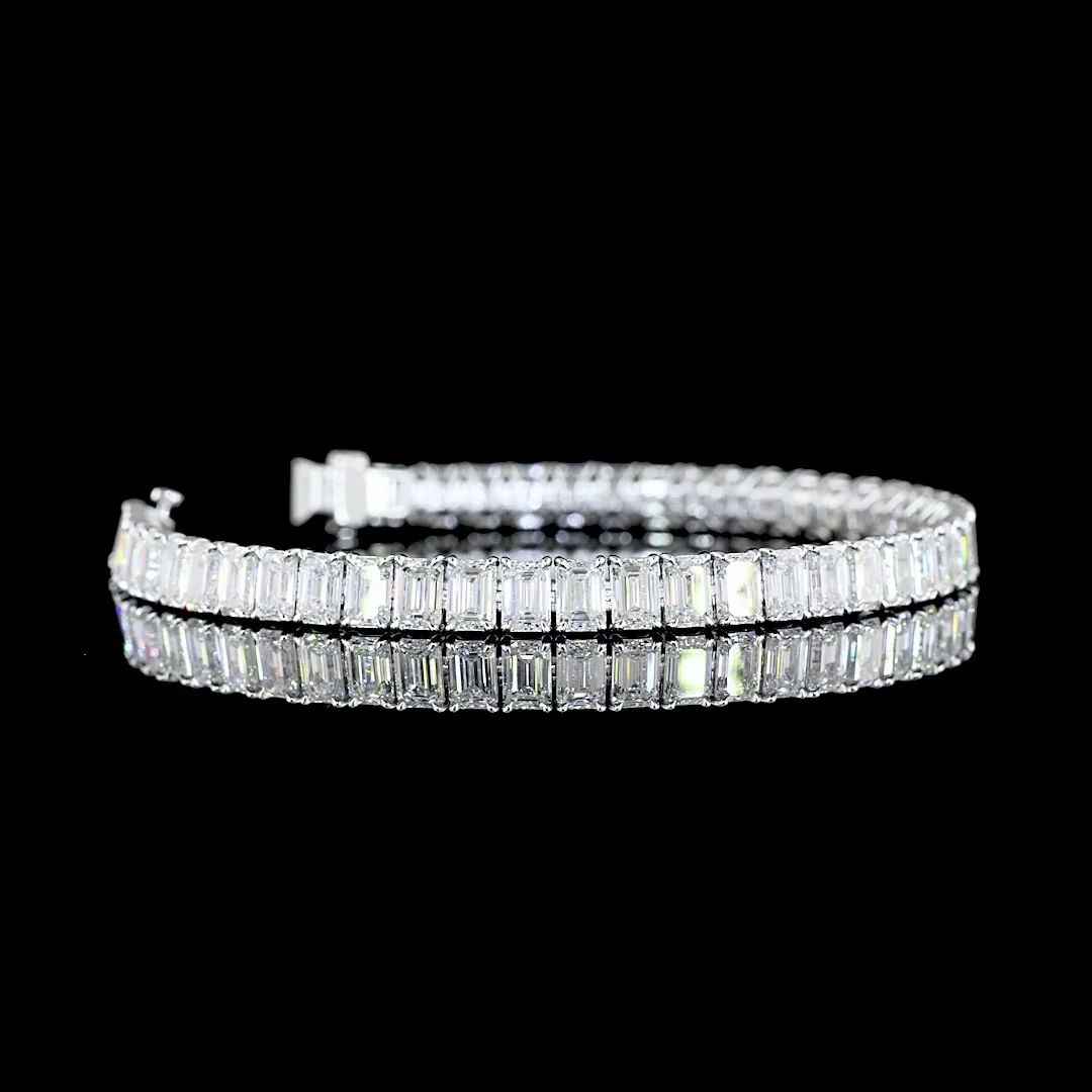 15.25 Cts 14k White Gold Emerald Shape Tennis Bracelet