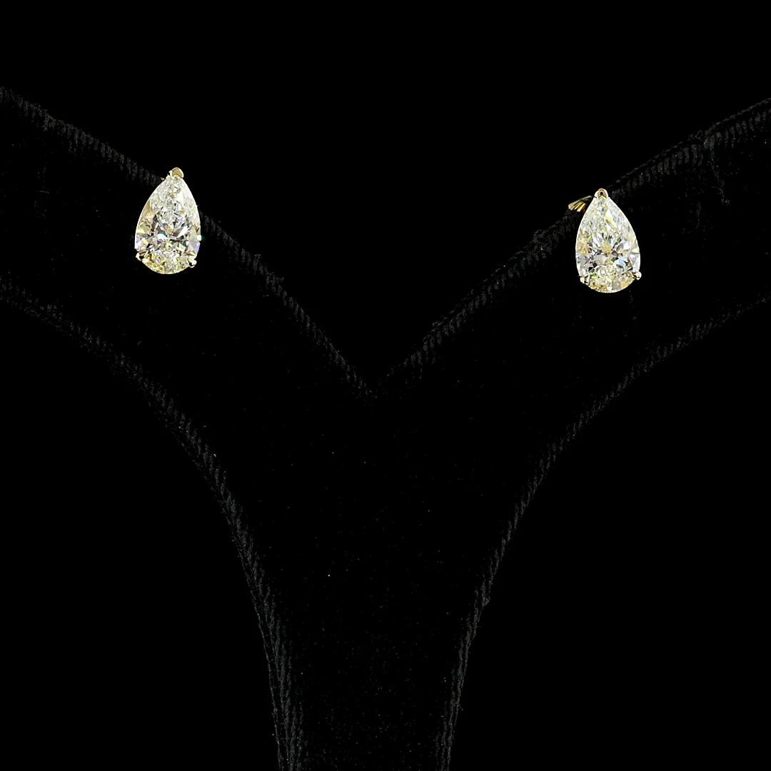2.43 Cts 14k Yellow Gold Pear Shape Studs Earring