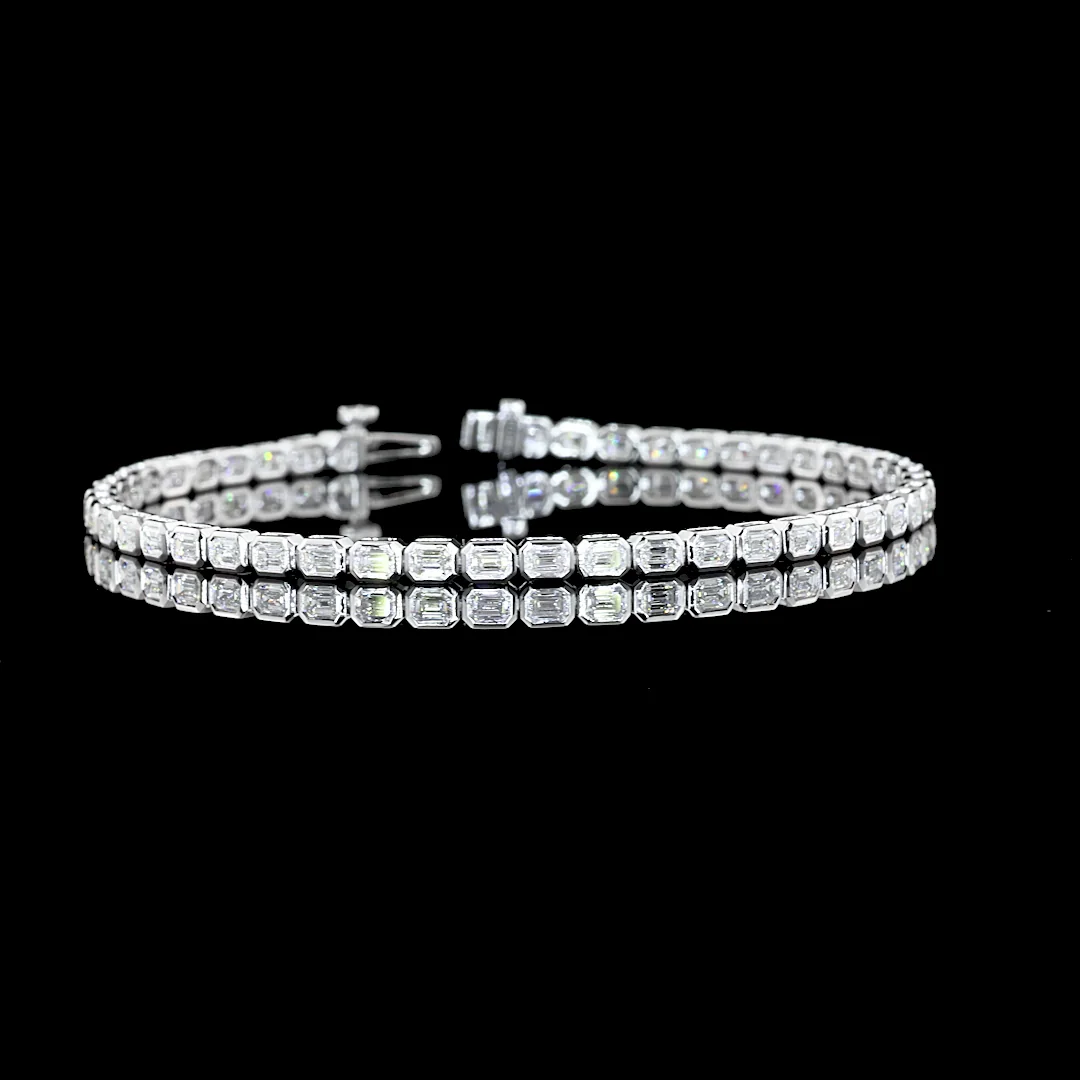 2.75 Cts 14k White Gold Emerald Shape Tennis Bracelet