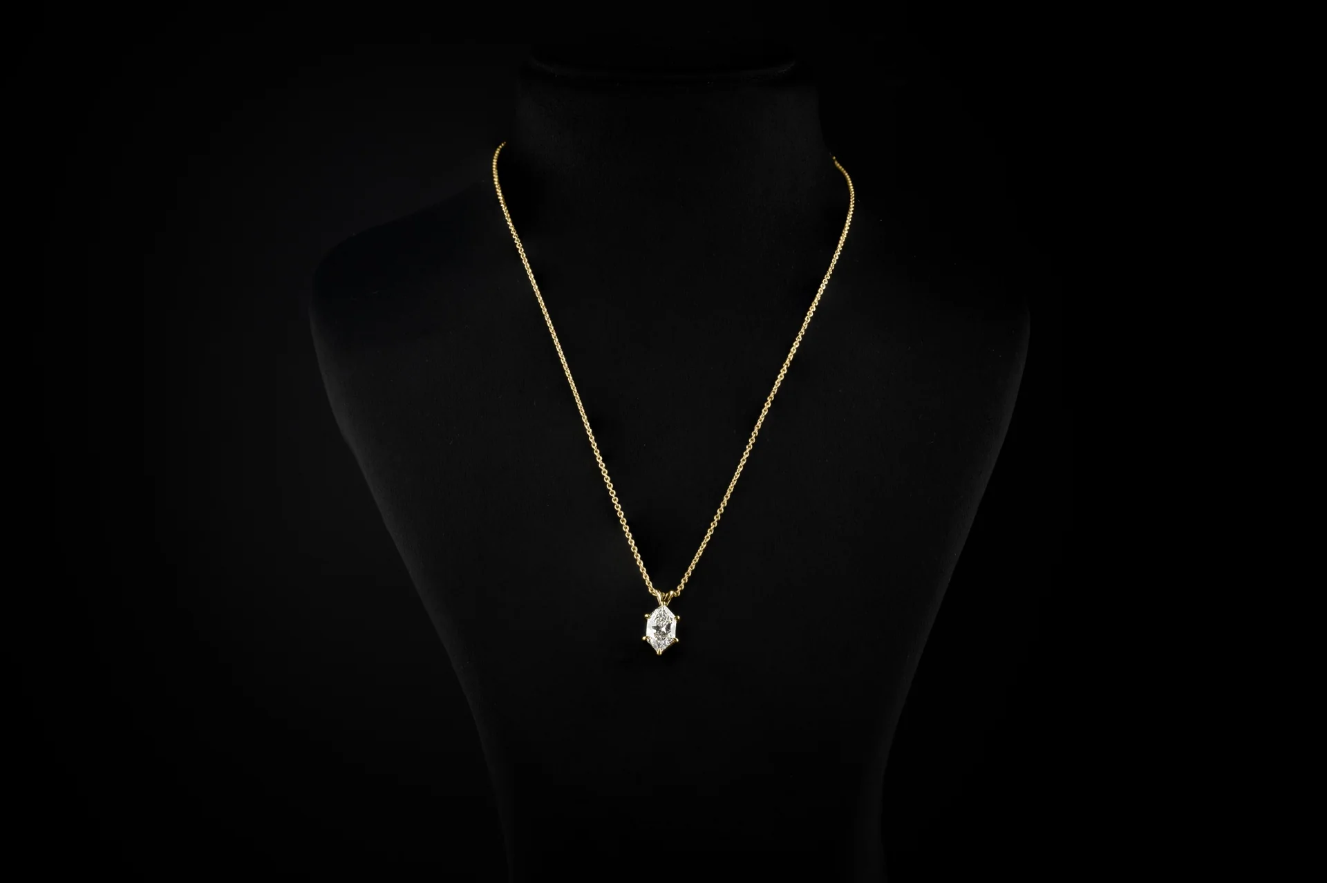 1.51 Cts 14k Yellow Gold Antique Marquise Shape Solitaire Pendant