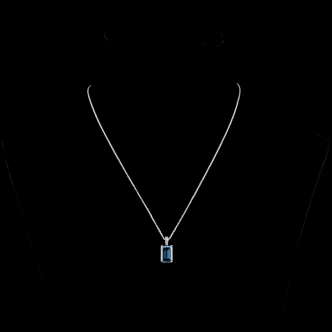 3.54 Cts 14k White Gold Emerald Shape Pendant Pendant