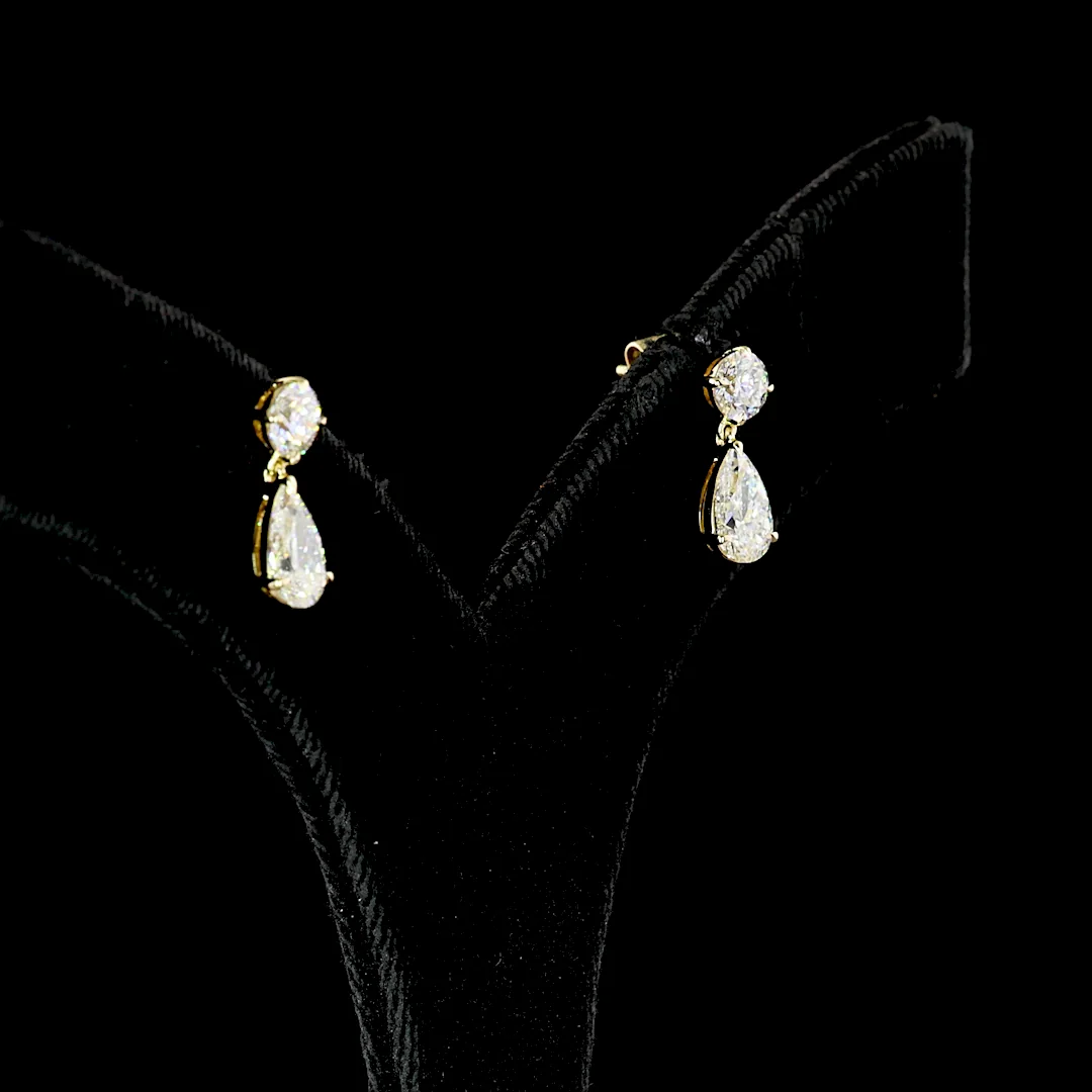 2.21 Cts 14k Yellow Gold Pear Shape Hanging Earring
